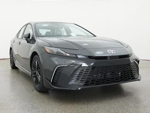 New 2026 Toyota Camry SE FWD image 7