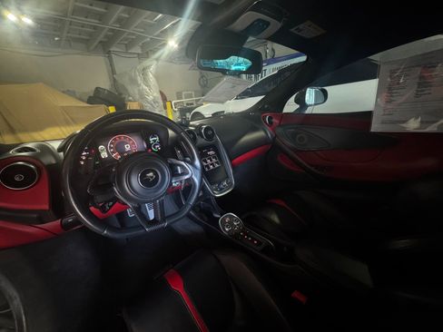 Used 2016 McLaren 570S Coupe image 32