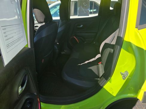 Used 2017 Jeep Renegade Trailhawk image 8