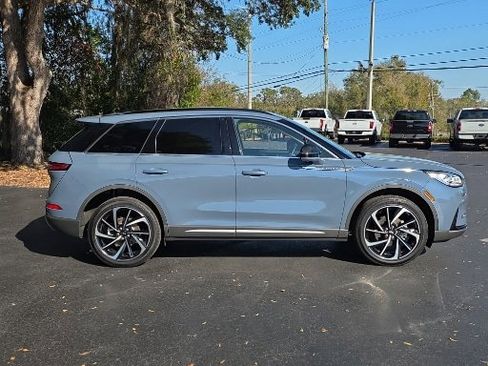 Used 2025 Lincoln Corsair Reserve w/ Equipment Group 202A image 9