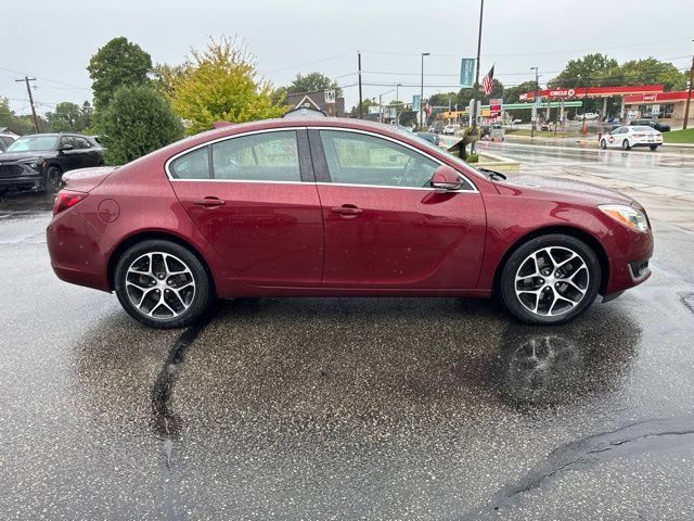 Used 2017 Buick Regal Sport Touring FWD image 6