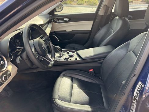 Used 2018 Alfa Romeo Giulia image 8