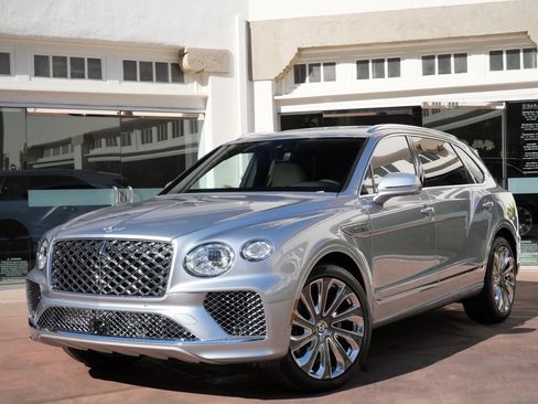 New 2025 Bentley Bentayga Extended Wheelbase image 10