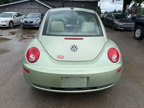Used 2008 Volkswagen Beetle S FWD image 4