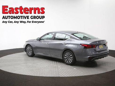 Used 2025 Nissan Altima 2.5 SV FWD image 63