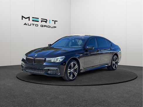 Used 2019 BMW 740i w/ M Sport Package image 4