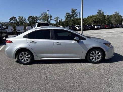 Used 2023 Toyota Corolla LE FWD image 2