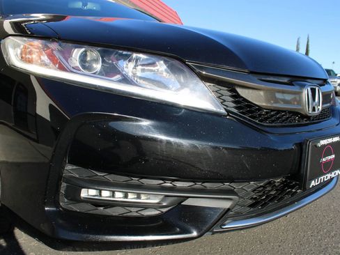 Used 2017 Honda Accord EX-L image 11