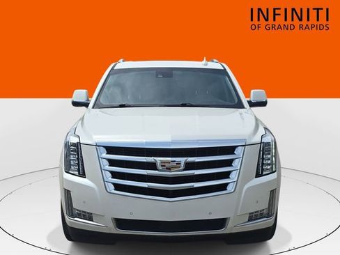 Used 2015 Cadillac Escalade Premium AWD/4WD image 2