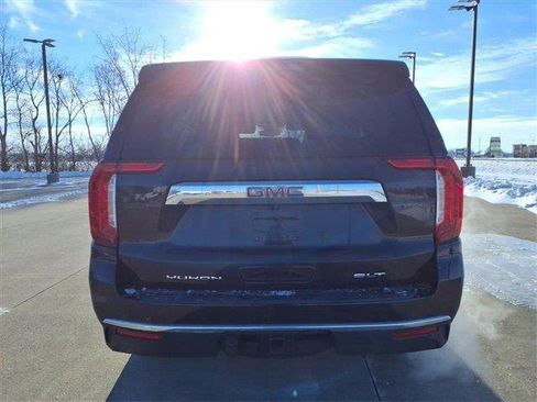 Used 2024 GMC Yukon SLT image 25