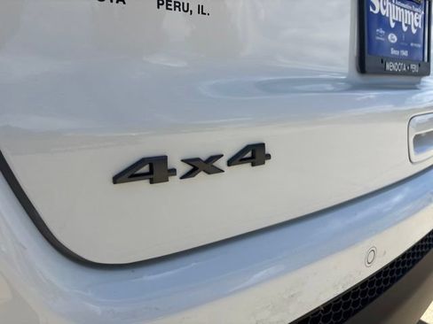 Used 2025 Jeep Compass Trailhawk AWD/4WD image 10