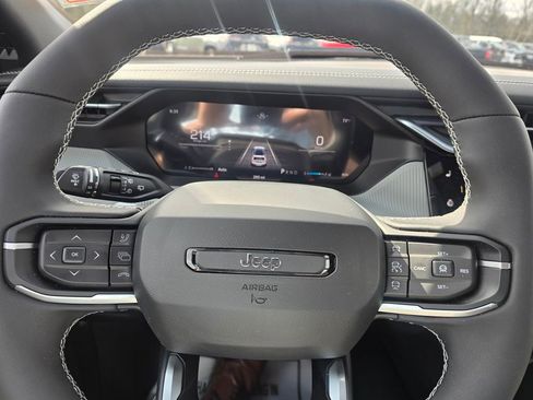 Used 2026 Jeep Cherokee Limited image 14