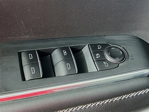 Used 2025 GMC Acadia Denali w/ LPO, Floor Liner Package image 17