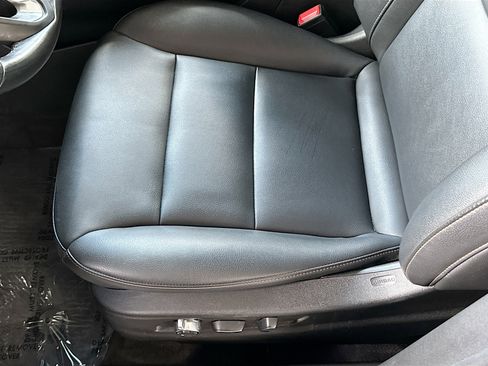 Used 2023 Cadillac XT4 Sport FWD image 18