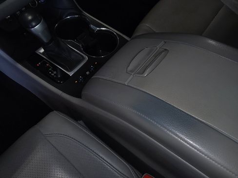 Used 2017 Toyota Highlander Limited image 26