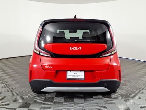 Used 2023 Kia Soul LX w/ LX Technology Package FWD image 5