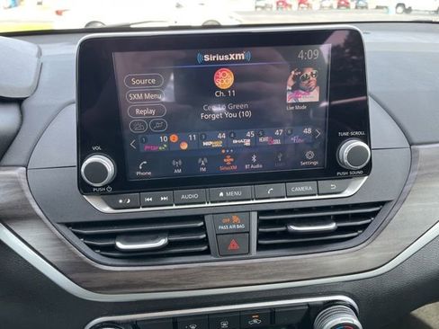 Used 2025 Nissan Altima 2.5 SV FWD image 26