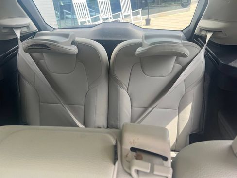 Used 2020 Volvo XC90 T5 Momentum w/ Protection Package Premier FWD image 14