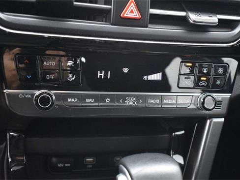 Certified 2024 Kia Seltos S image 28