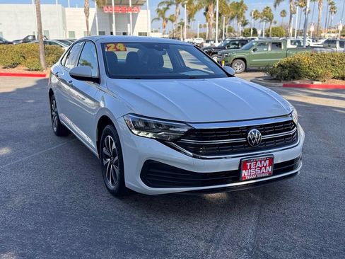 Used 2024 Volkswagen Jetta S FWD image 2