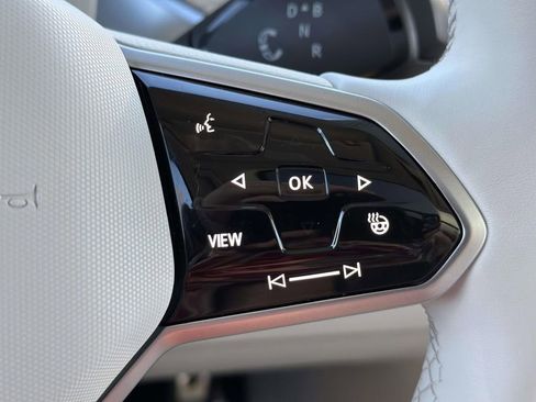 Used 2025 Volkswagen ID. Buzz 1st Edition image 22