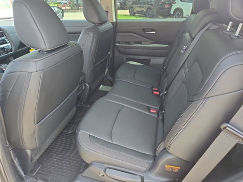 New 2026 Nissan Pathfinder SL FWD image 37