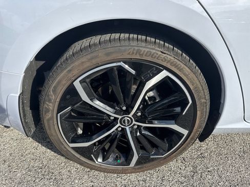 Used 2024 Nissan Altima 2.5 SR w/ SR Premium Package FWD image 11