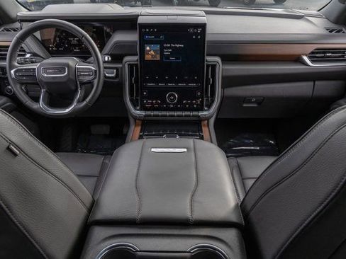 Used 2025 GMC Yukon Denali AWD/4WD image 21
