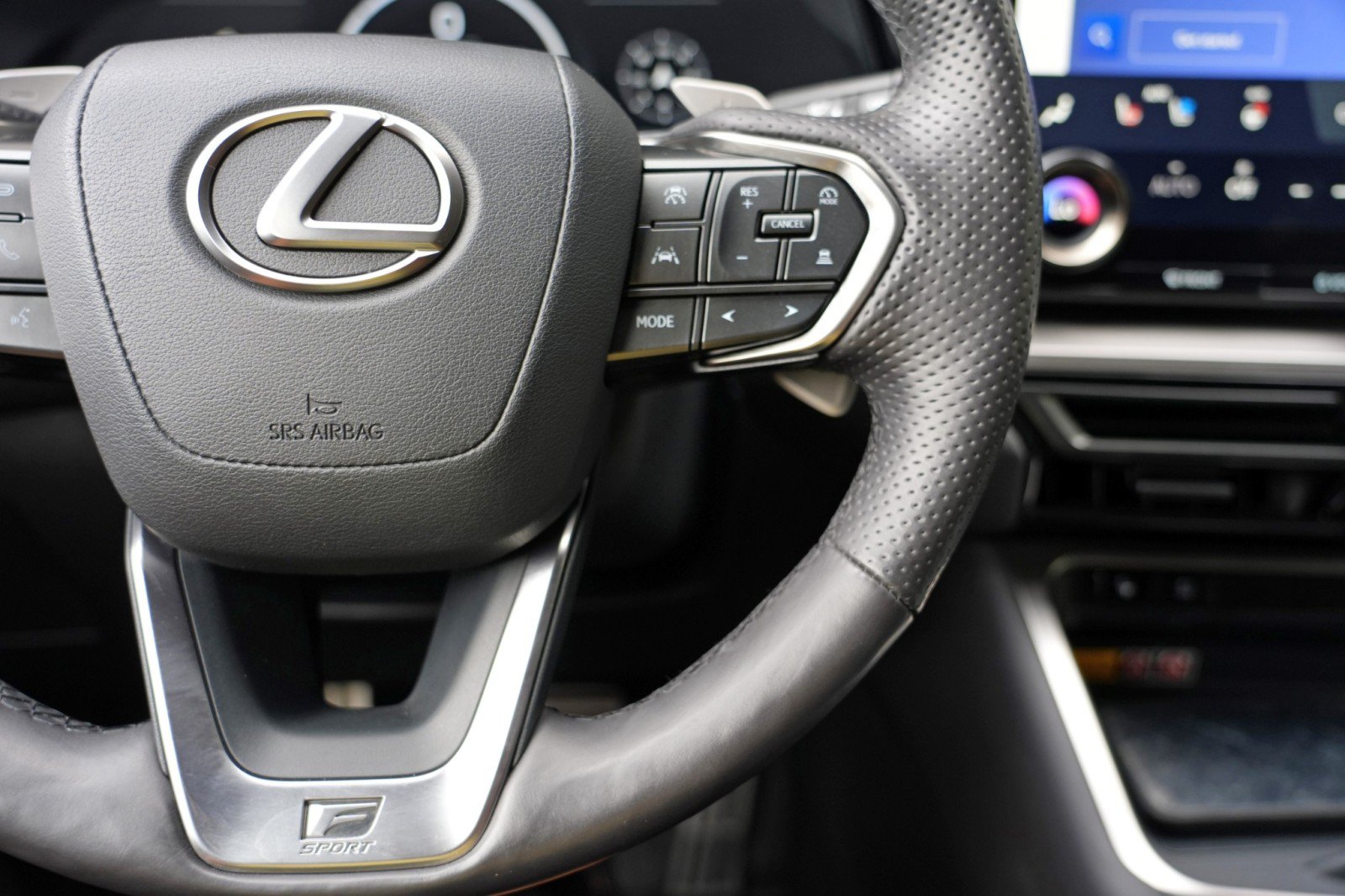 Used 2024 Lexus TX 500h AWD w/ Technology Package image 22