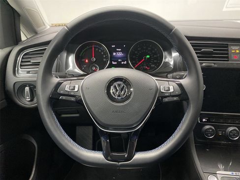 Used 2019 Volkswagen e-Golf SE w/ Driver Assistance Package FWD image 15