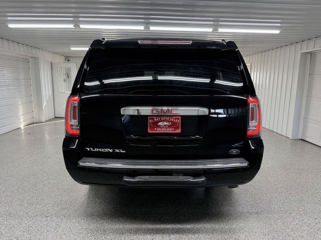 Used 2016 GMC Yukon XL Denali w/ Open Road Package AWD/4WD image 5