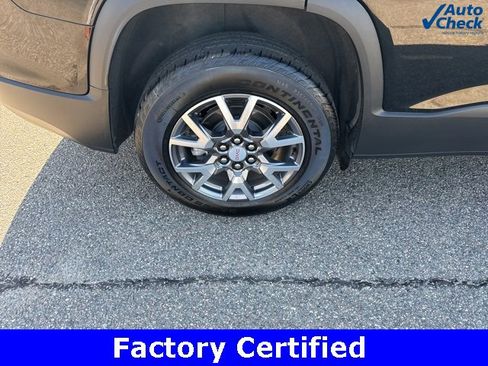 Certified 2023 GMC Acadia SLT w/ Preferred Package image 9