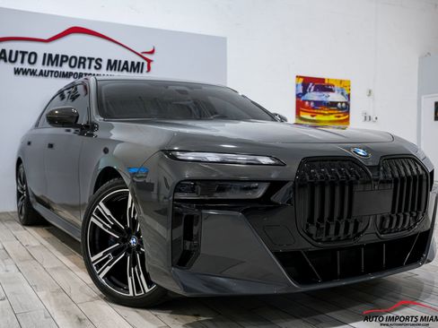 Used 2023 BMW 760i xDrive w/ Executive Package AWD/4WD image 30