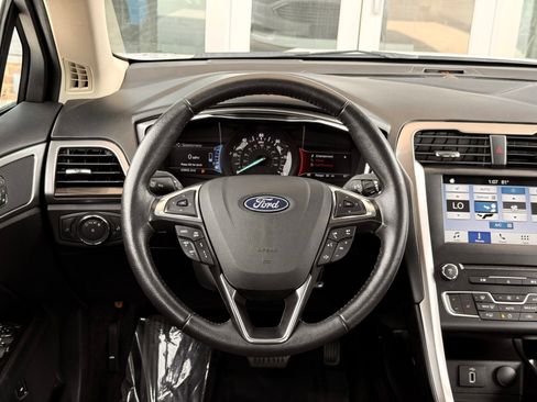 Used 2018 Ford Fusion SE w/ Equipment Group 602A FWD image 24
