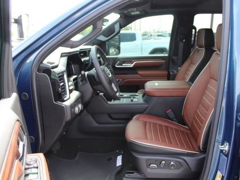 New 2026 GMC Sierra 3500 Denali Ultimate AWD/4WD image 9