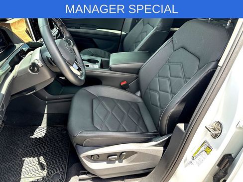 Certified 2026 Volkswagen Atlas SE FWD image 12