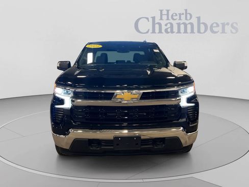 Used 2023 Chevrolet Silverado 1500 LT AWD/4WD image 2