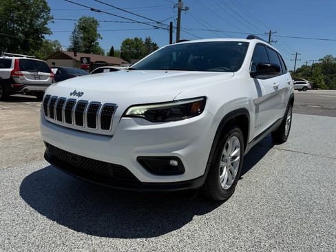 Used 2022 Jeep Cherokee Latitude Lux w/ Sun & Sound Group FWD image 3