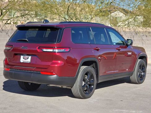 Certified 2024 Jeep Grand Cherokee L Laredo image 9