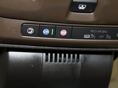 Used 2024 GMC Yukon XL Denali w/ Denali Reserve Package image 41