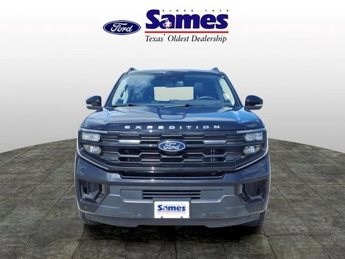 Used 2025 Ford Expedition Active AWD/4WD image 8