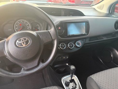 Used 2015 Toyota Yaris L image 12