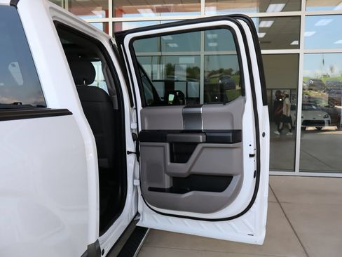 Used 2019 Ford F150 XLT w/ Equipment Group 302A Luxury AWD/4WD image 40