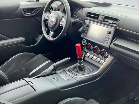 Used 2023 Toyota GR86 Premium RWD image 6