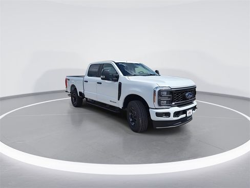 New 2026 Ford F250 XL image 2