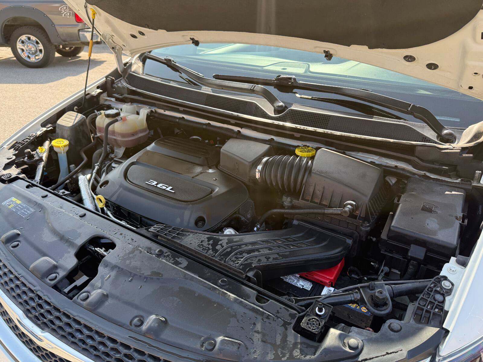 Used 2017 Chrysler Pacifica Touring-L Plus FWD image 18