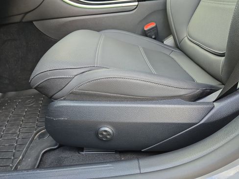 New 2025 Mercedes-Benz C 300 Sedan image 17