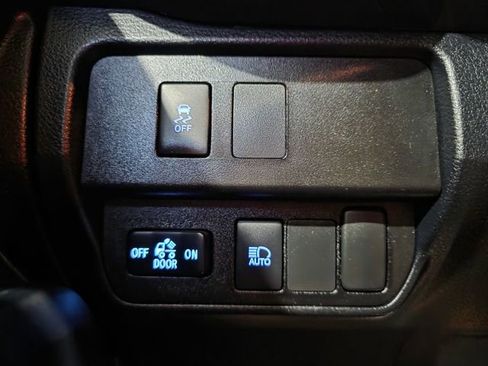 Used 2022 Toyota Tacoma SR AWD/4WD image 18