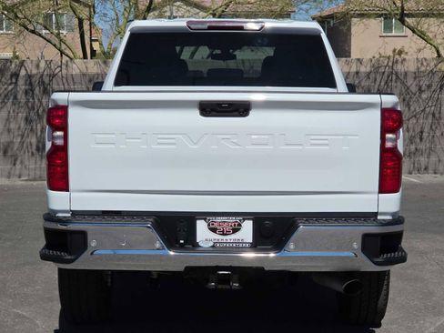 Used 2022 Chevrolet Silverado 2500 LT image 8
