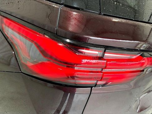 Used 2023 Chevrolet Traverse LT image 13